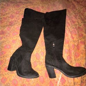 Black Knee-High Heeled Boots
